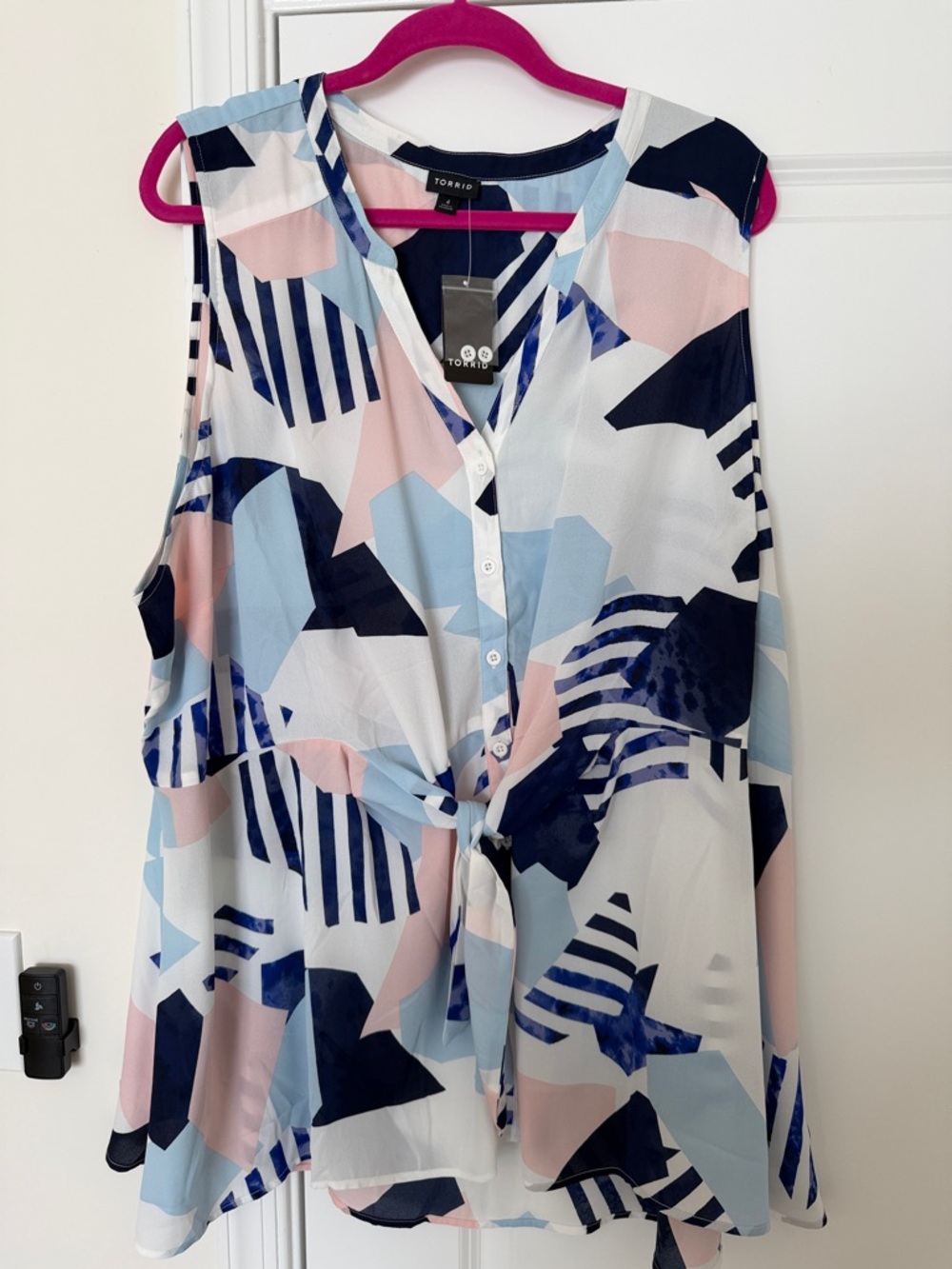 NWT Torrid Tie-Front Sleeveless Blouse